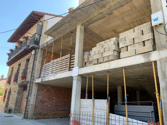 Imagen destacada de Adosado en venta en San Román de Cameros  con referencia C3349